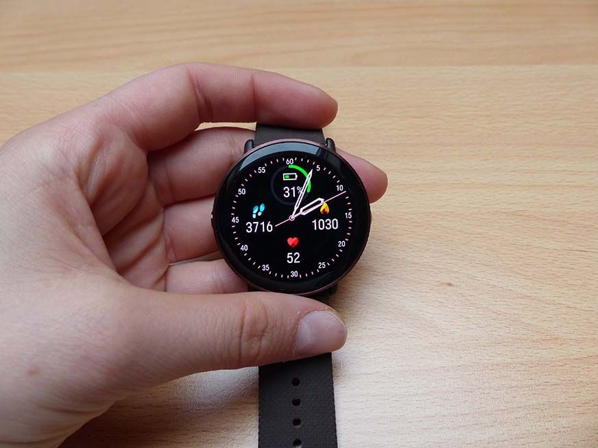 Man sieht das Watchface auf der Polar Ignite 3. 